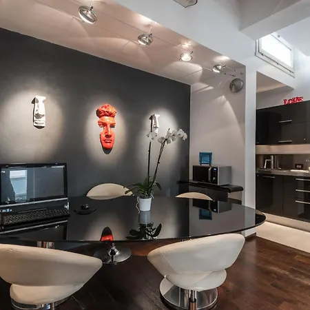 Art Gallery In - Hosted By Sweetstay Apartment
